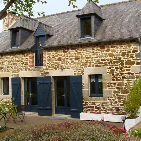 Holiday home Les Volets Bleus Binic