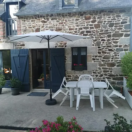 Les Volets Bleus Binic Holiday home *