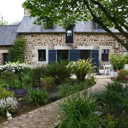 Holiday home Les Volets Bleus Binic